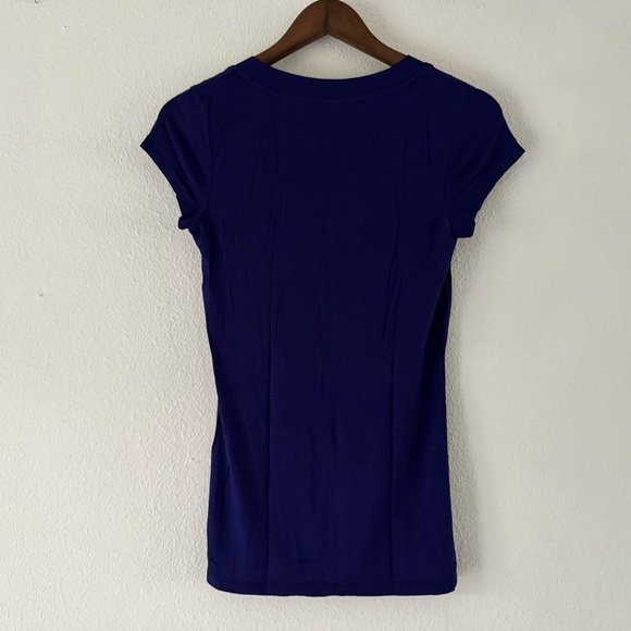 Basic Short Sleeve Tee Womens Small Everyday Capsule Wardrobe Staple V Neck Y2K - Picture 8 of 9